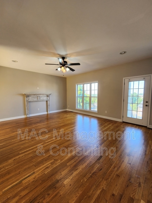 Photo - 1028 Nottingham Dr