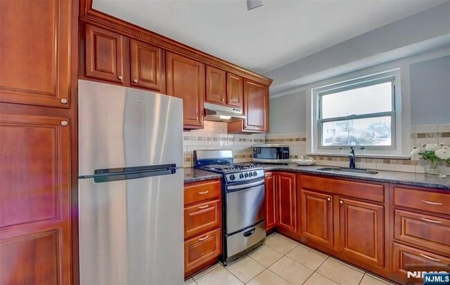 Photo - 370 Esplanade Unit 21
