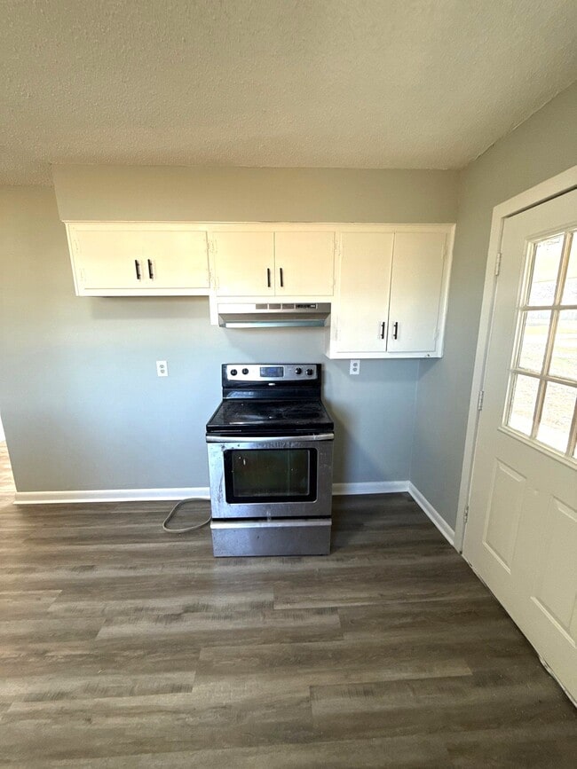 Photo - 102 Honeysuckle St