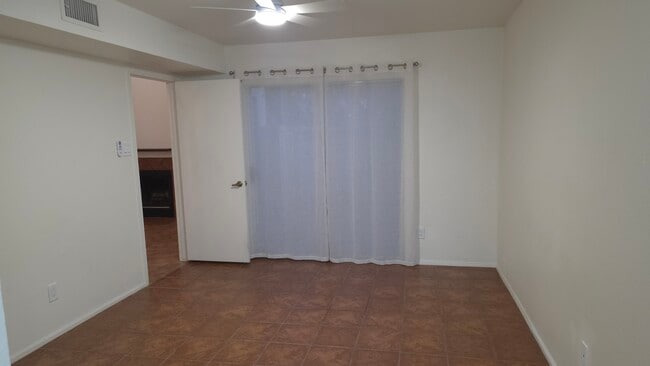 1st floor bedroom - 1717 E Union Hills Dr Unit 1095