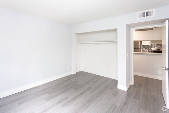 1BR,1BA-Bedroom