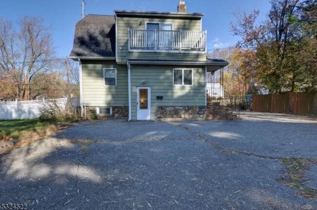789 Black Oak Ridge Rd Unit 1