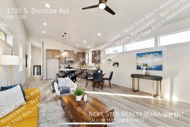 Photo - 1705 S Division Ave