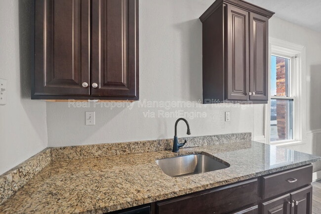 Photo - 3053 Brereton St Unit 2