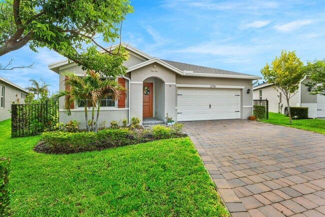 Building Photo - 2770 NE Breezeway Cir