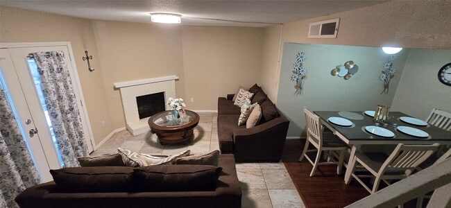7918 Prestwood Dr Unidad 18