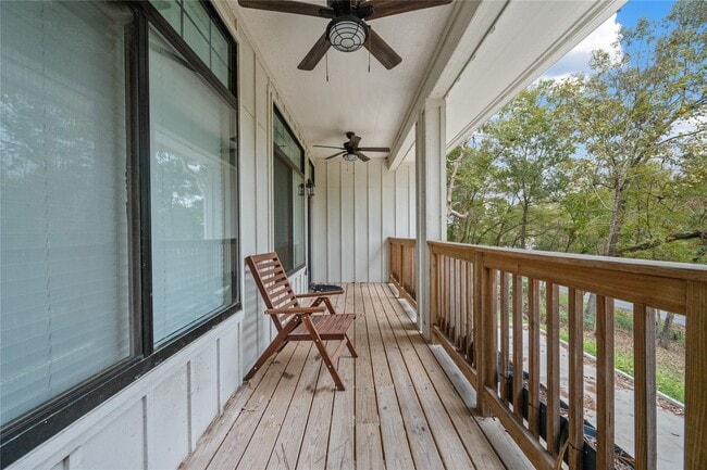 Photo - 71 White Oak St