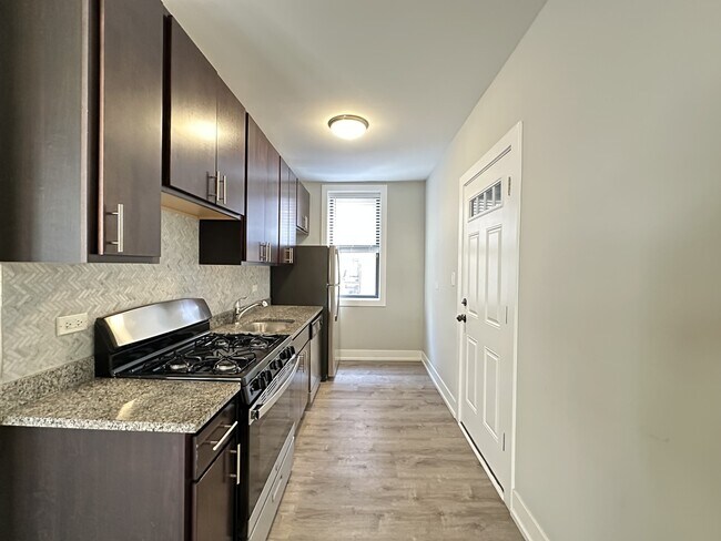 Photo - 721 W Brompton Ave Unit J02W