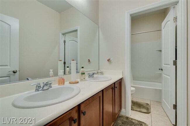 Photo - Mountains Edge 4 Bedroom!