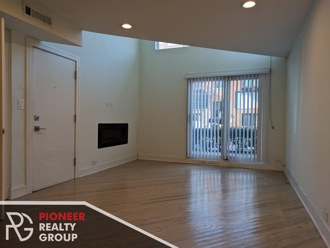 Building Photo - 1014 W Grace St Rental