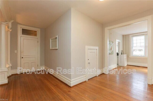 Photo - 812 Stockley Gardens Unit 01