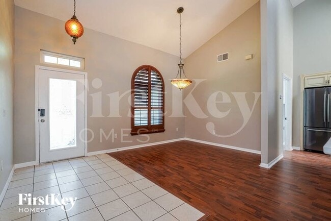 Photo - 2258 Jessica Ln