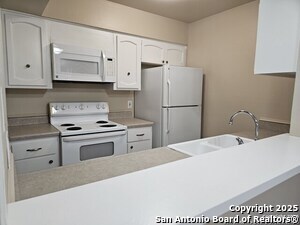 Photo - 2811 Woodbury Dr Unidad 304