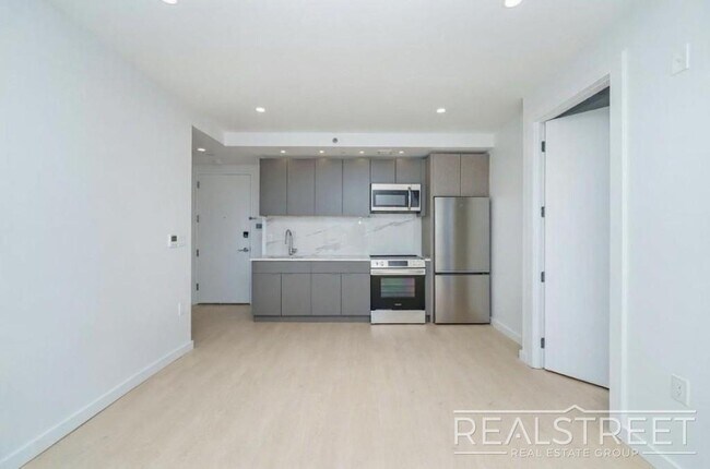 Photo - Bedford Avenue Unit 5H