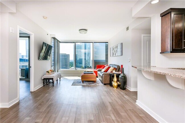 Photo - 3338 Peachtree Rd NE Unidad 2106