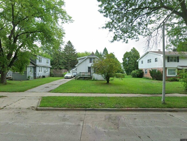 Building Photo - 6480 N 56th St