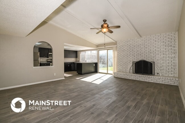 Photo - 450 Thistle Dr