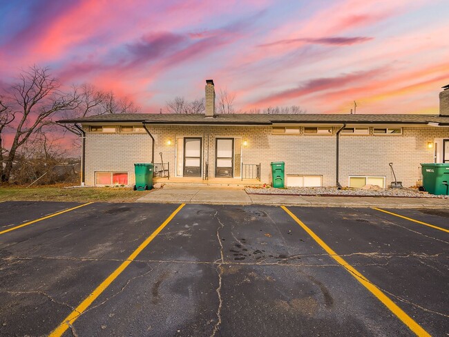 Building Photo - Easy Living in White Lake 2 Bed Home in Great Location