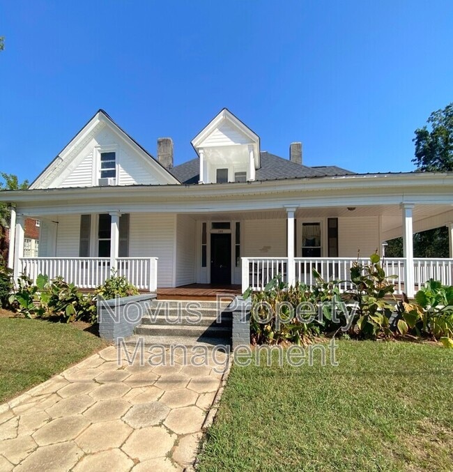 Building Photo - 302 Cedar St Unit A