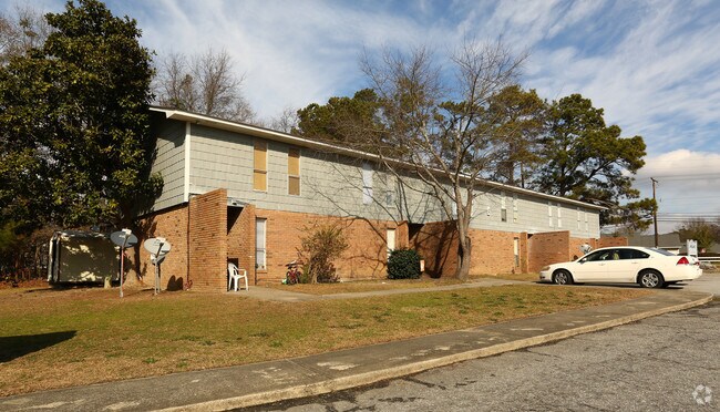 Photo - Lakeland Apartments