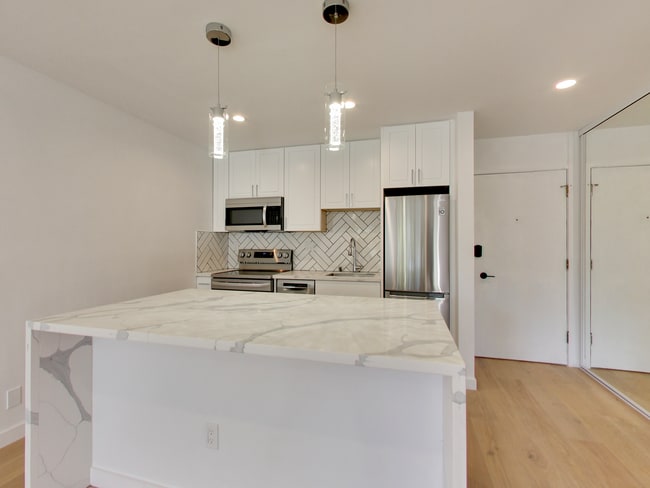 Photo - 1504 Newlands Ave Unit 102