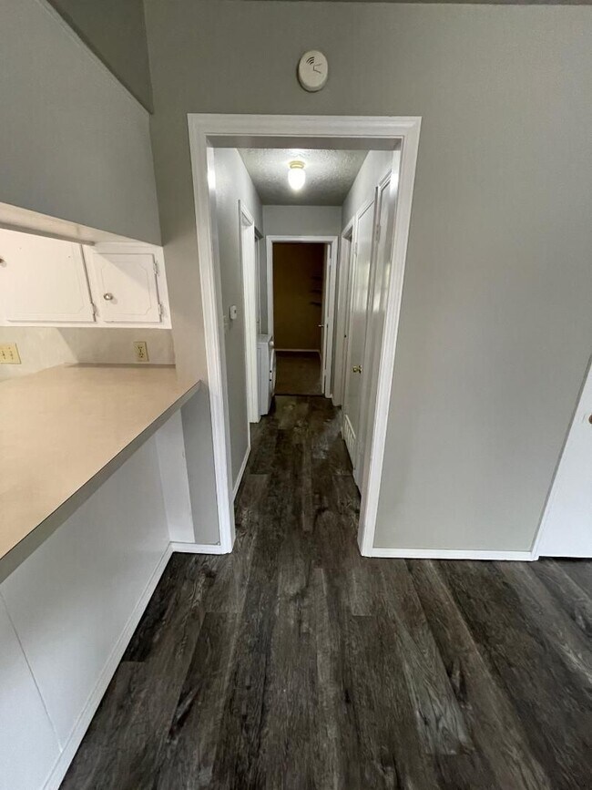 1406 Rebecca Ln