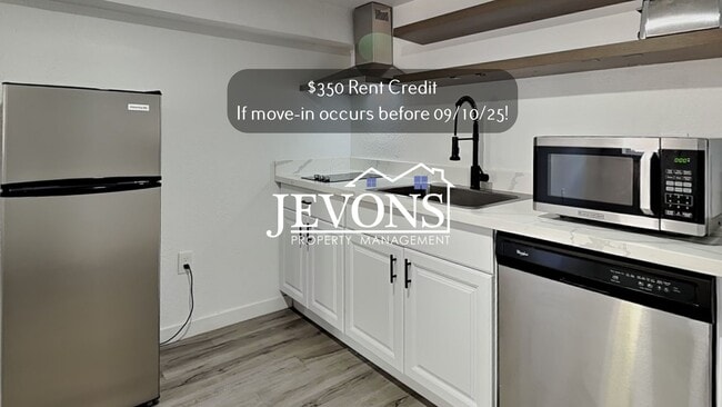 Building Photo - 630 N Skyline Dr Unit B Rental