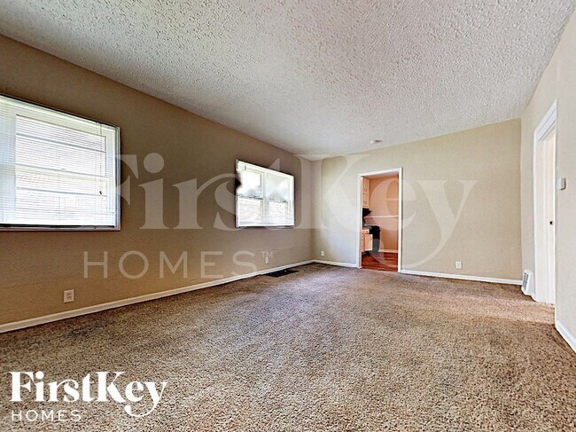 Photo - 615 Clement St