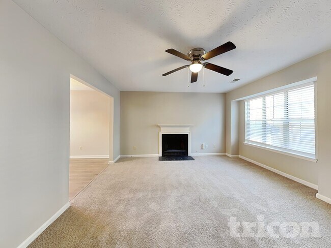 Photo - 575 Woodcrest Manor Dr