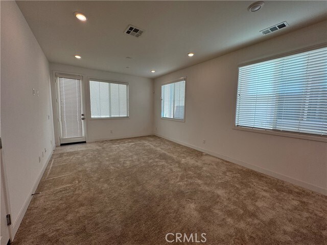 Photo - 1653 Rosewell Rd