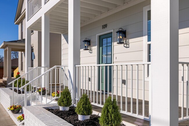 Photo - 109 Scruggs St Unit Main