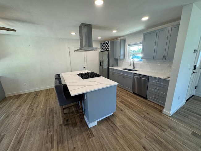 Photo - 6620 NE Pettibone Dr