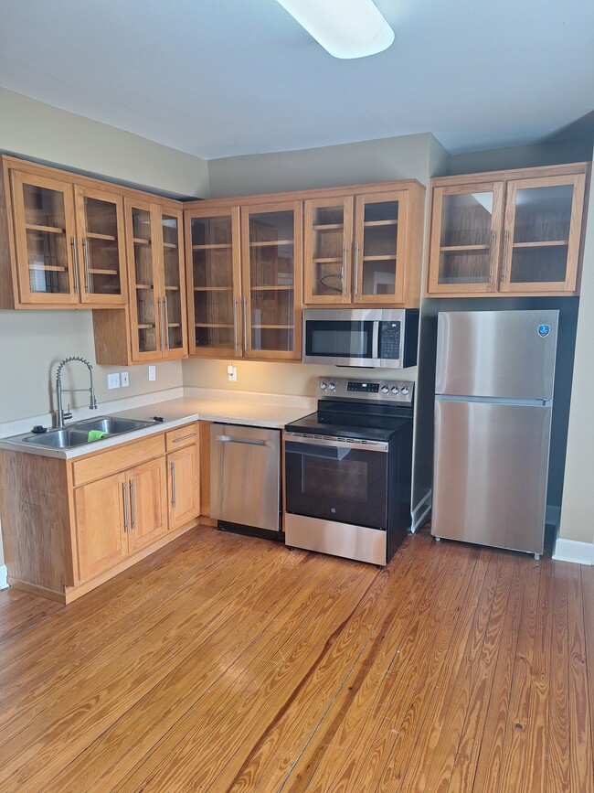 Photo - 900 E High St Unit Apt A