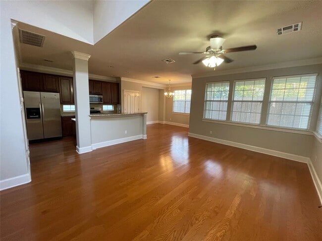 Photo - 6715 Windrift Way