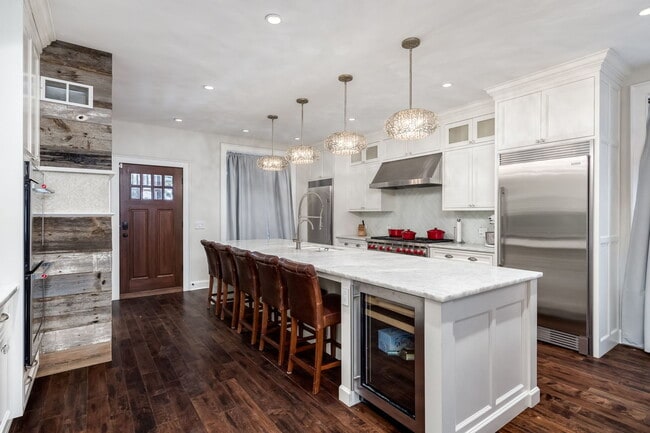 Photo - 4334 N Kenmore Ave
