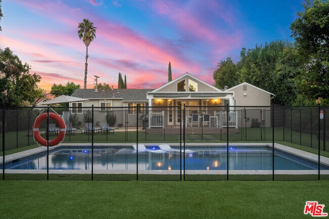 Photo - 5659 Corbin Ave