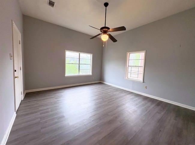 Photo - 1621 Maple St