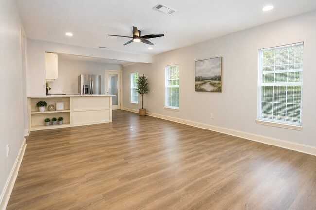 Photo - 1011 N Valderas St