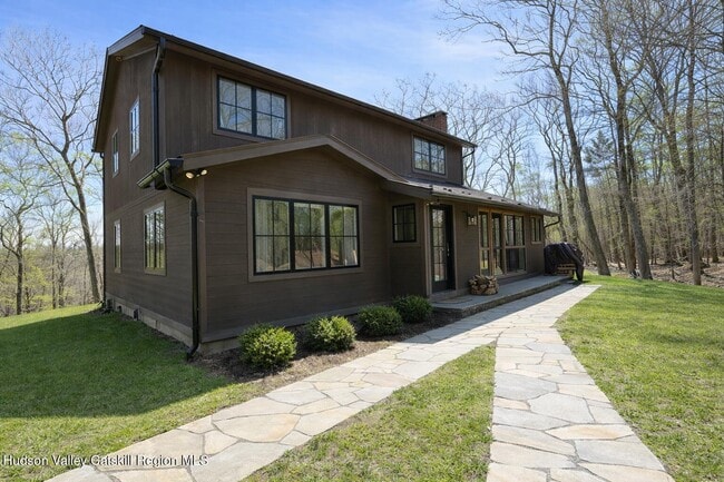 Building Photo - 25 Boggs Hill Rd