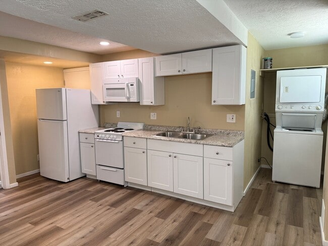 Photo - One bed Apartment in Amazing location!
