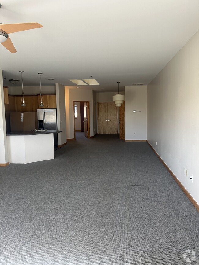 Open kitchen and living space - 5910 Monona Dr Unit Monona Apt