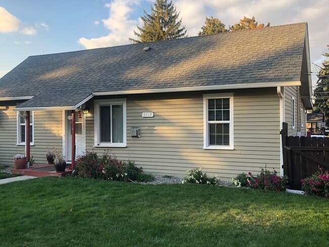 Photo - 3317 E 30th Ave