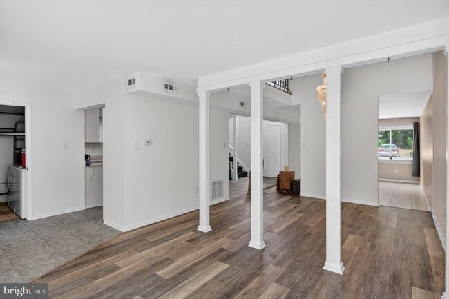 Photo - 313 BARTON Blvd