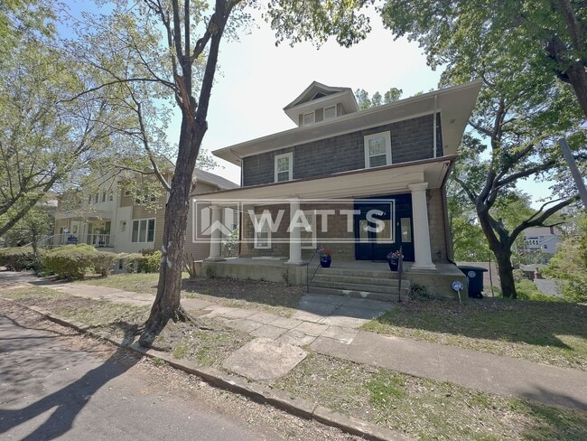 Building Photo - 1022 28th Pl S Unit #3