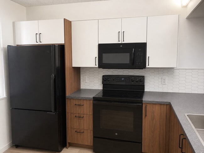 Photo - 1705 Whitehall Dr Unit 304