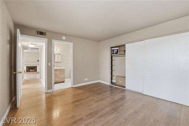 Building Photo - 2982 Juniper Hills Blvd Unit 202