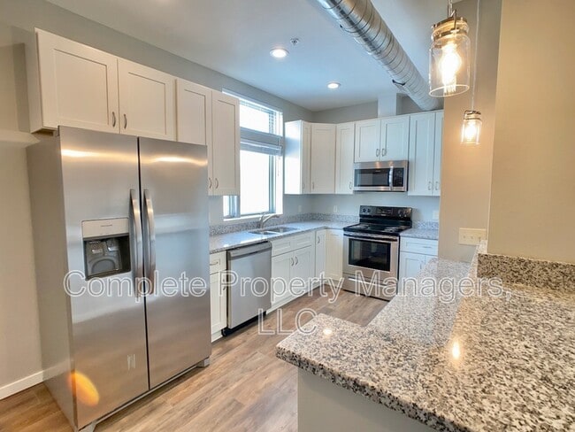 Photo - 207 E 4th St