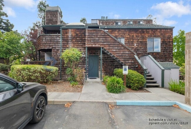 Building Photo - 454 Bolinger Common