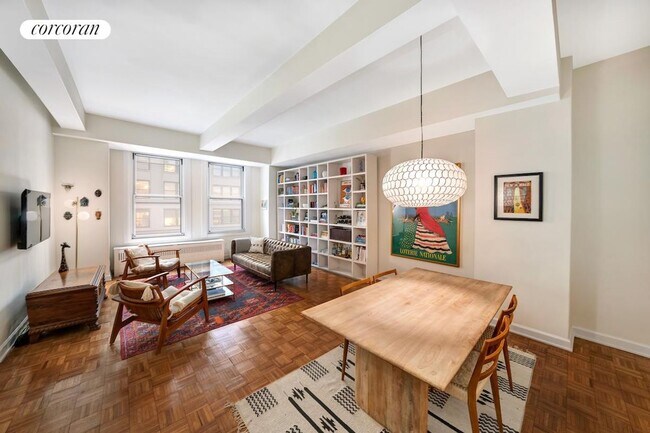 Photo - 425 Park Ave S