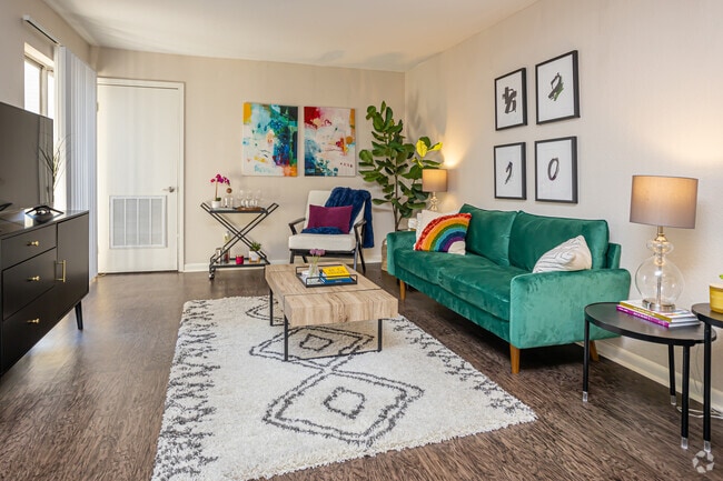 1HAB, 1BA - 750 ft²